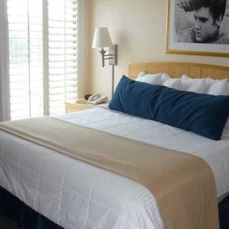 Elvis Presley'S Heartbreak Hotel Memphis Exterior photo